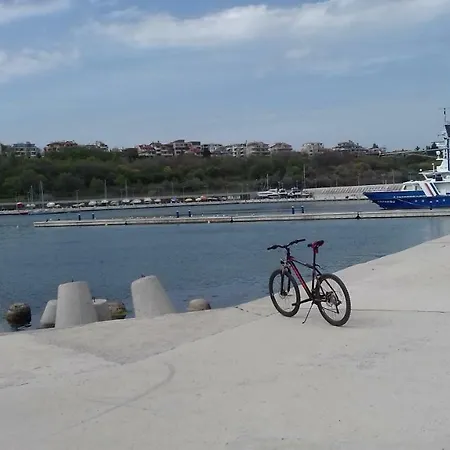 Ddenko Apartament Burgas City